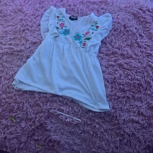 Absolutely Famous White Blouse with Floral Embroidery